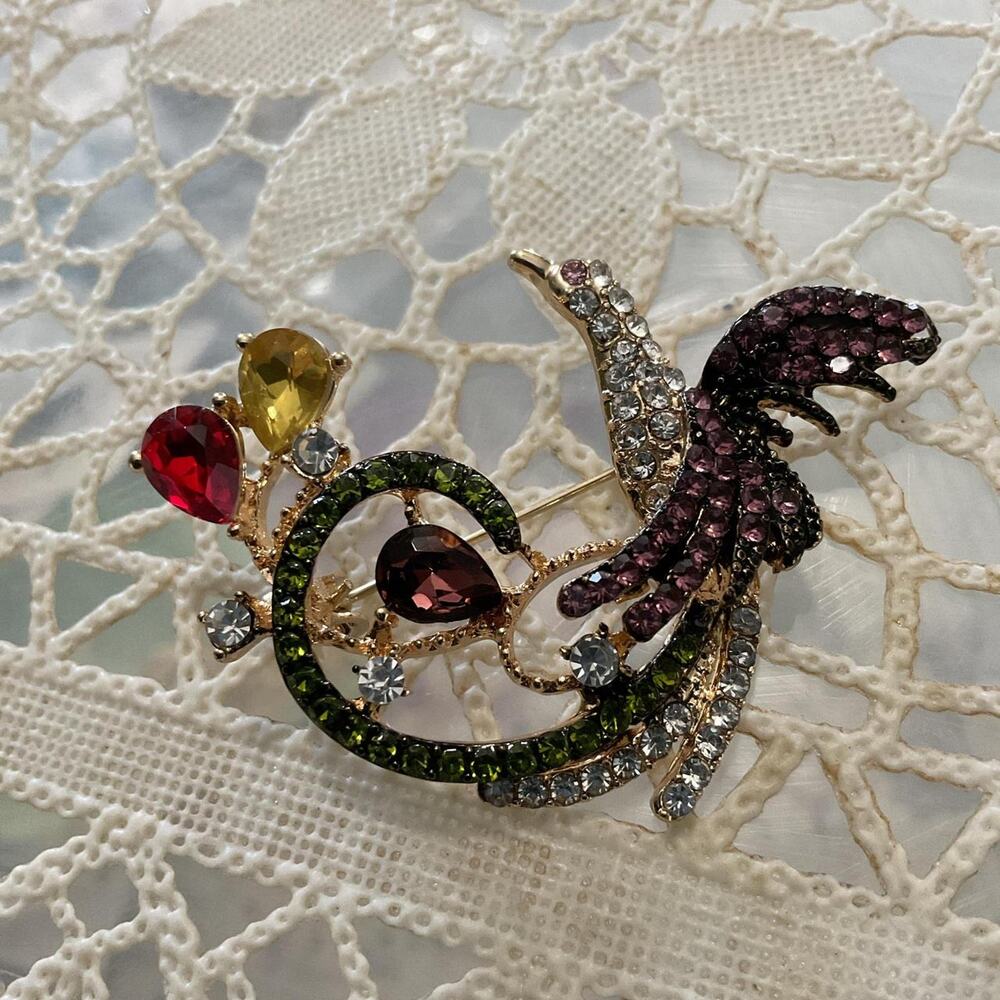 NEW Beautiful Hummingbird Rhinestone Brooch  Multi Colored Pin